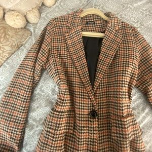 Plaid blazer! Perfect for FALL!